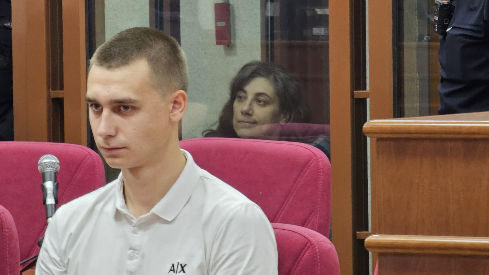 Вероника Наумова на заднем плане, Данил Егольников — на переднем. Фото: It's My City