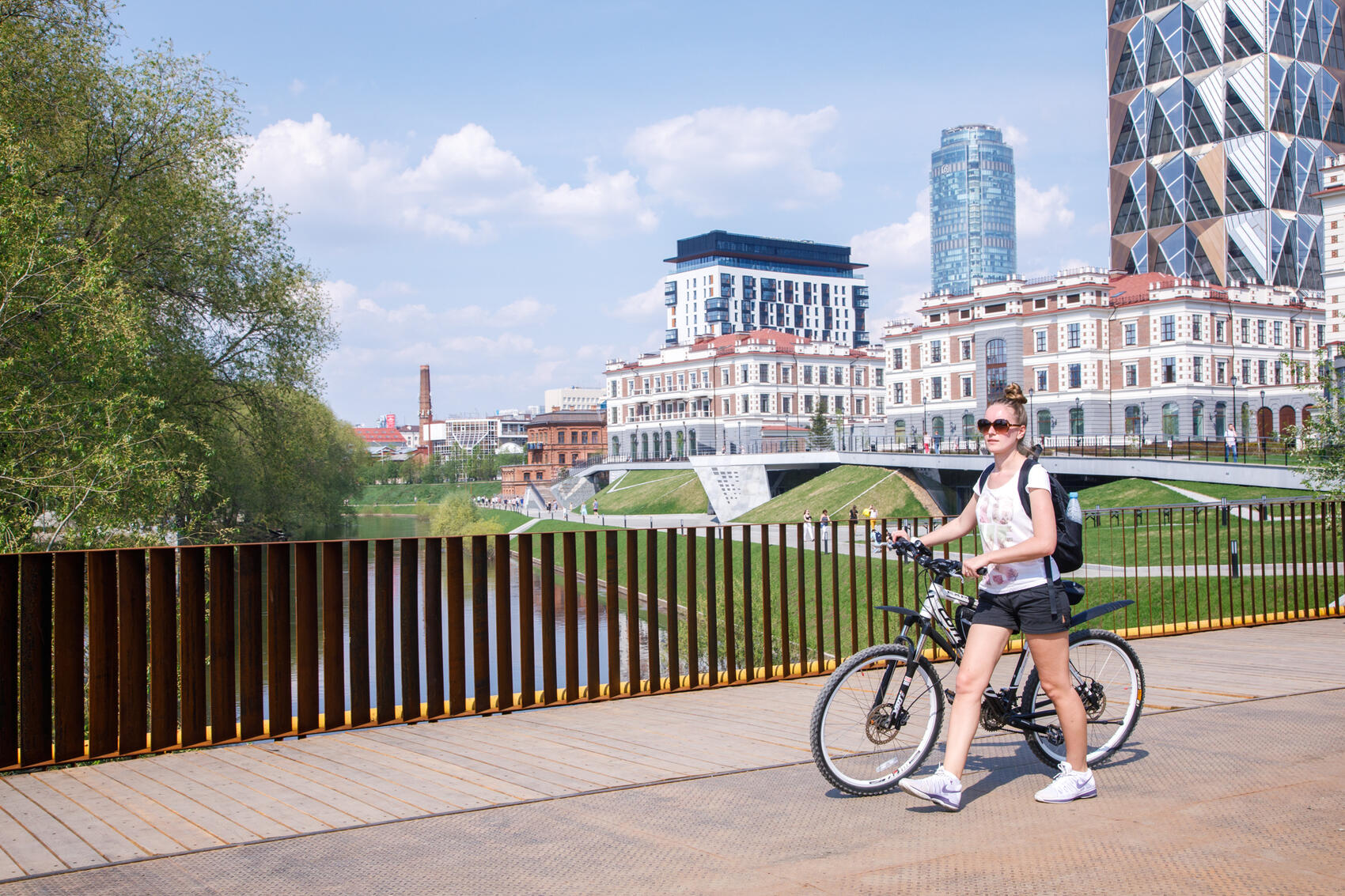 Набережная реки Исеть после реконструкции в 2019 году. Фото: It's My City