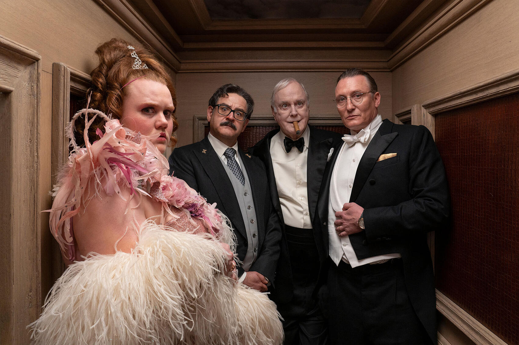 Кадр из фильма «Дворец»