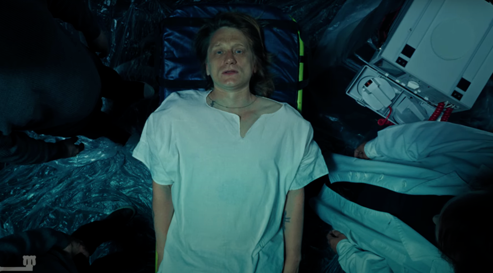 Скриншот клипа «Разве?» / YouTube