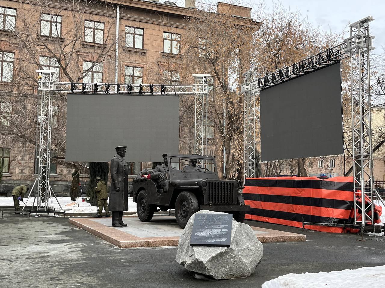 Новый памятник Георгию Жукову. Эскиз делала группа уральских скульпторов под контролем Андрея Зайцева. Фото: Арина Томашова / It's My City