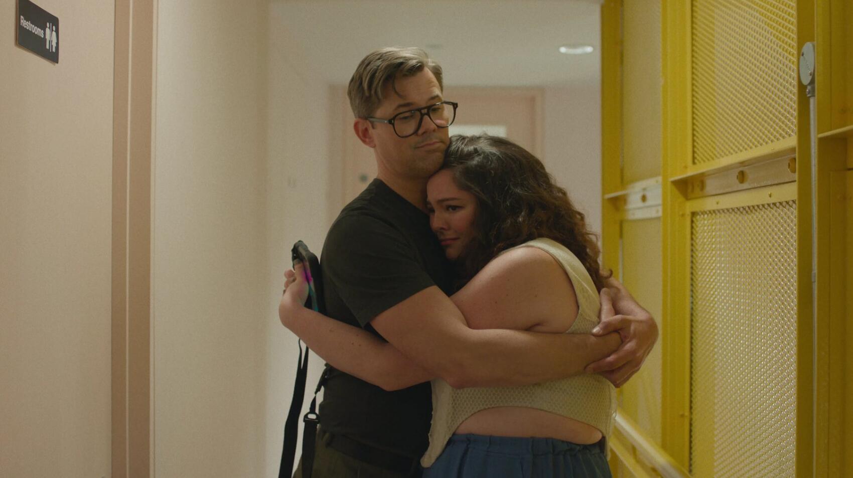 Кадр из сериала «Это слишком»