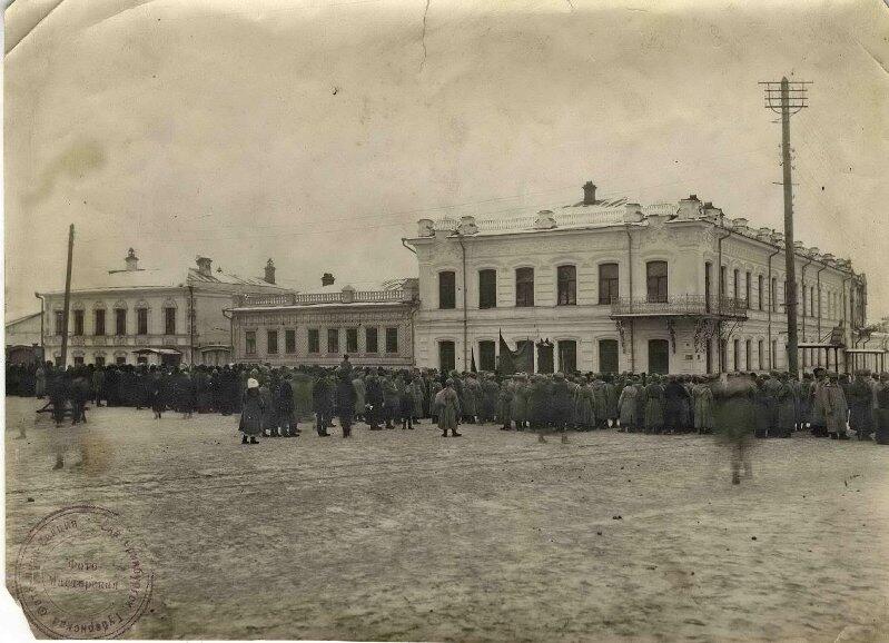 Бывшее здание Американской гостиницы и здание бильярдной при гостинице. Ныне художественное училище имени Шадра